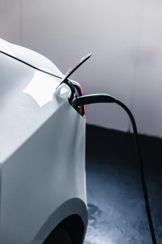 Borne de recharge pour voiture électrique installée à domicile