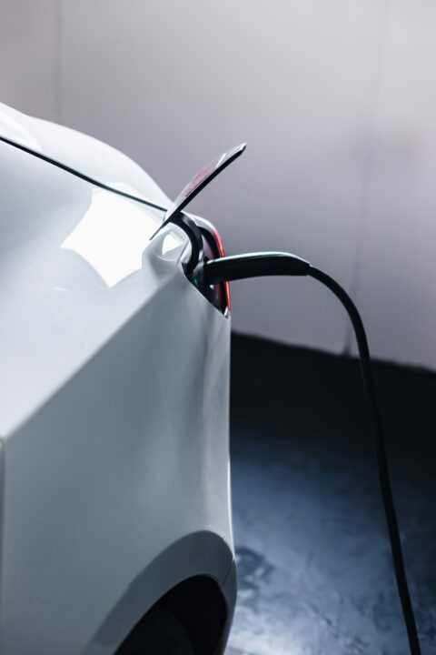 Borne de recharge pour voiture électrique installée à domicile